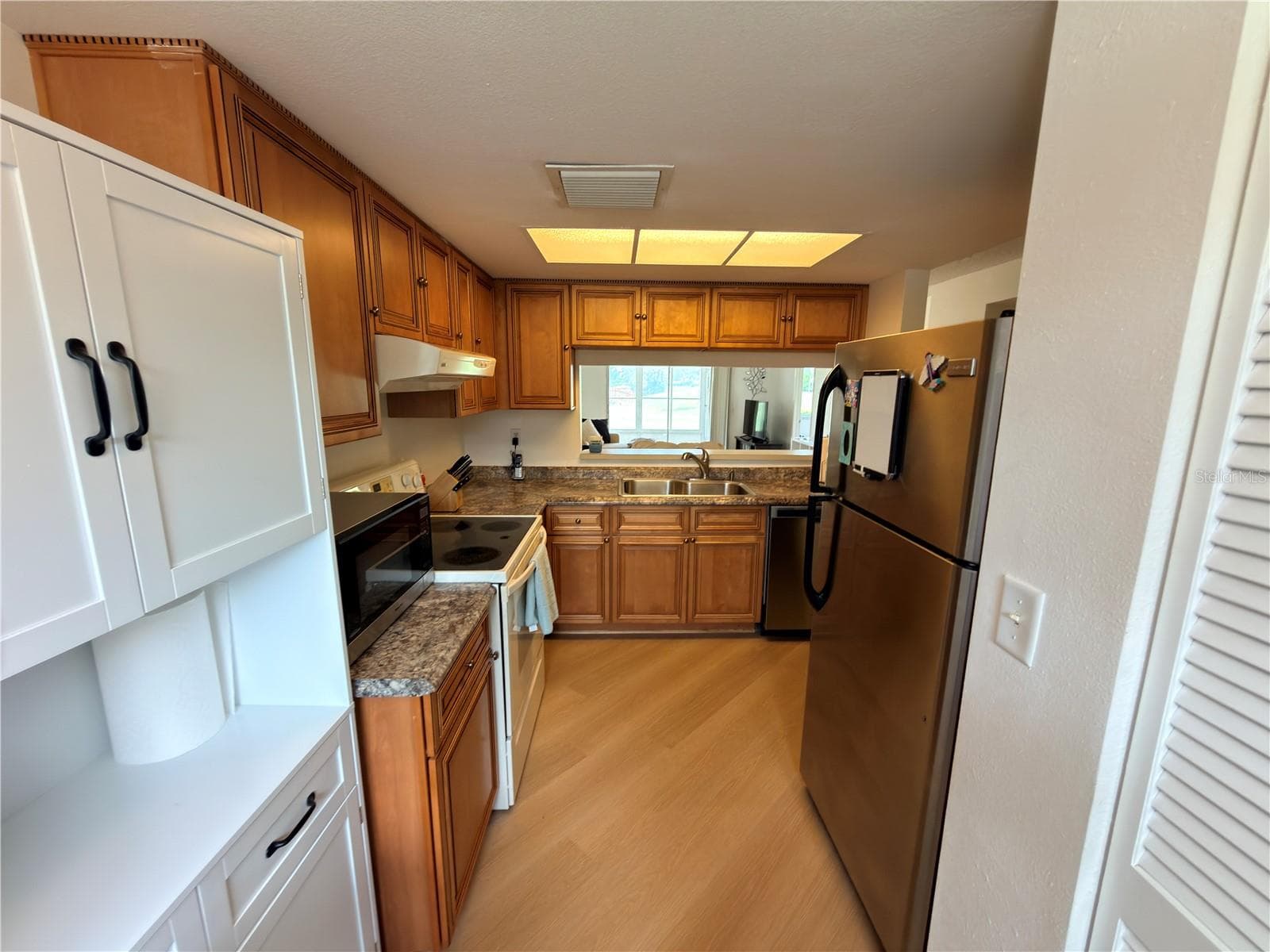9703 Greenskeeper Dr photo 4