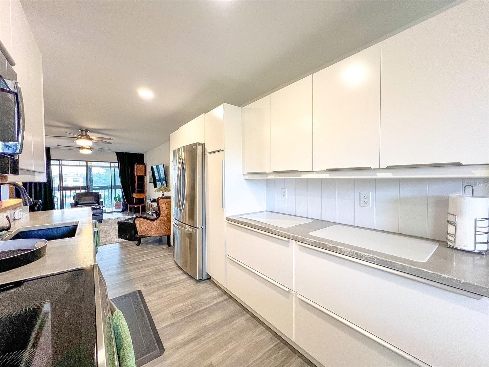 625 30th Ave W #G402 photo 4