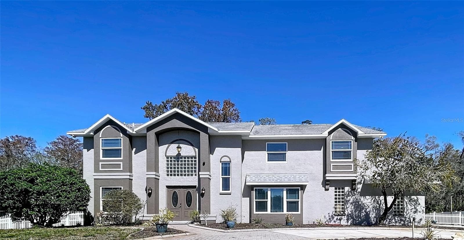 10655 Lakeview Dr photo 3