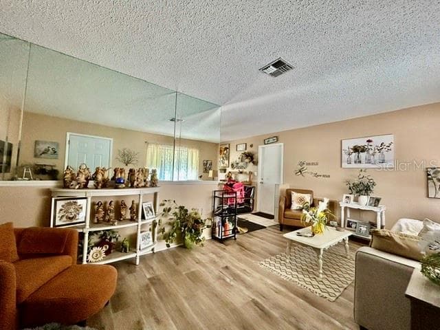 3205 Harrow Rd photo 3