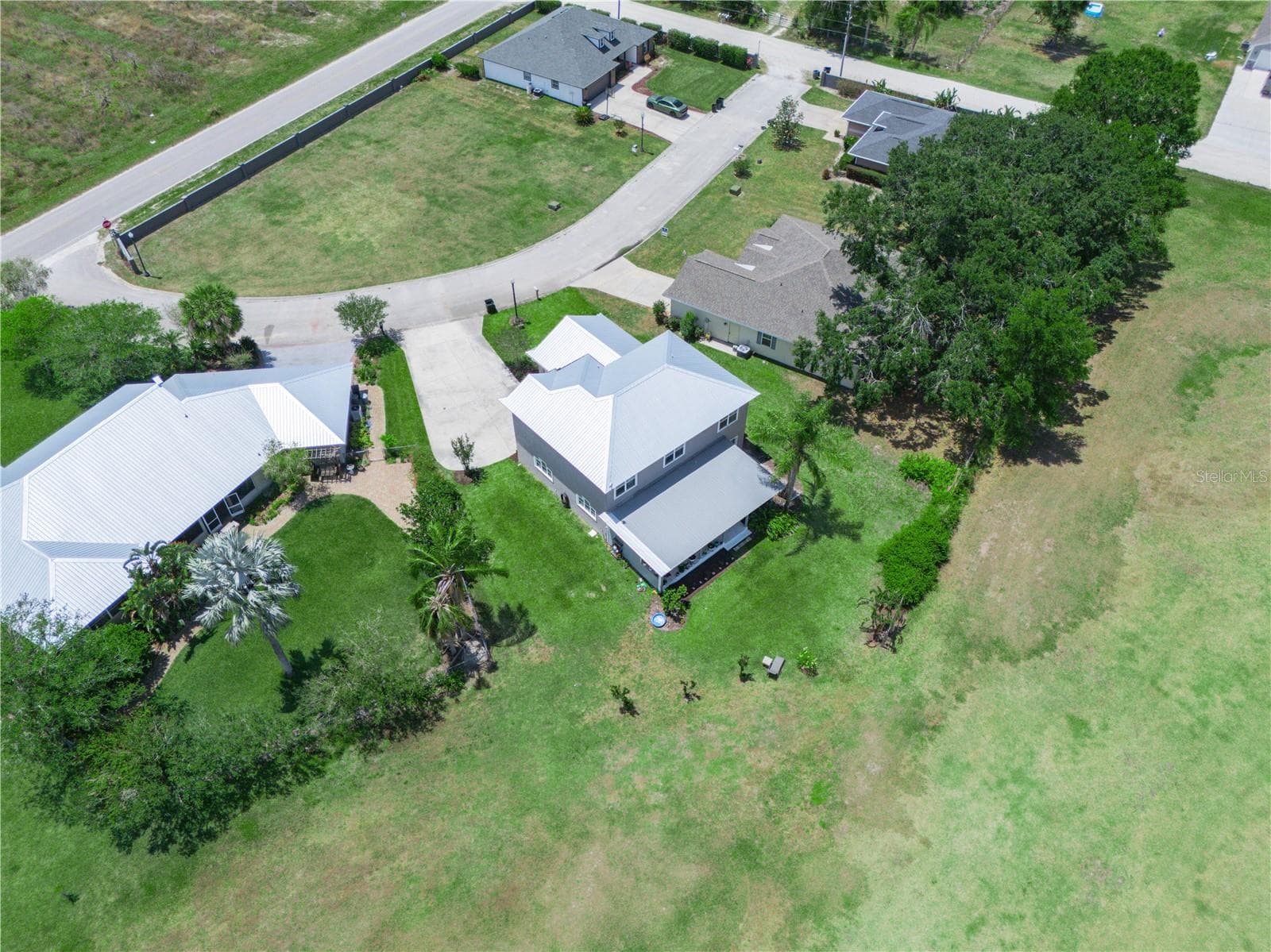 2910 Fairway photo 3