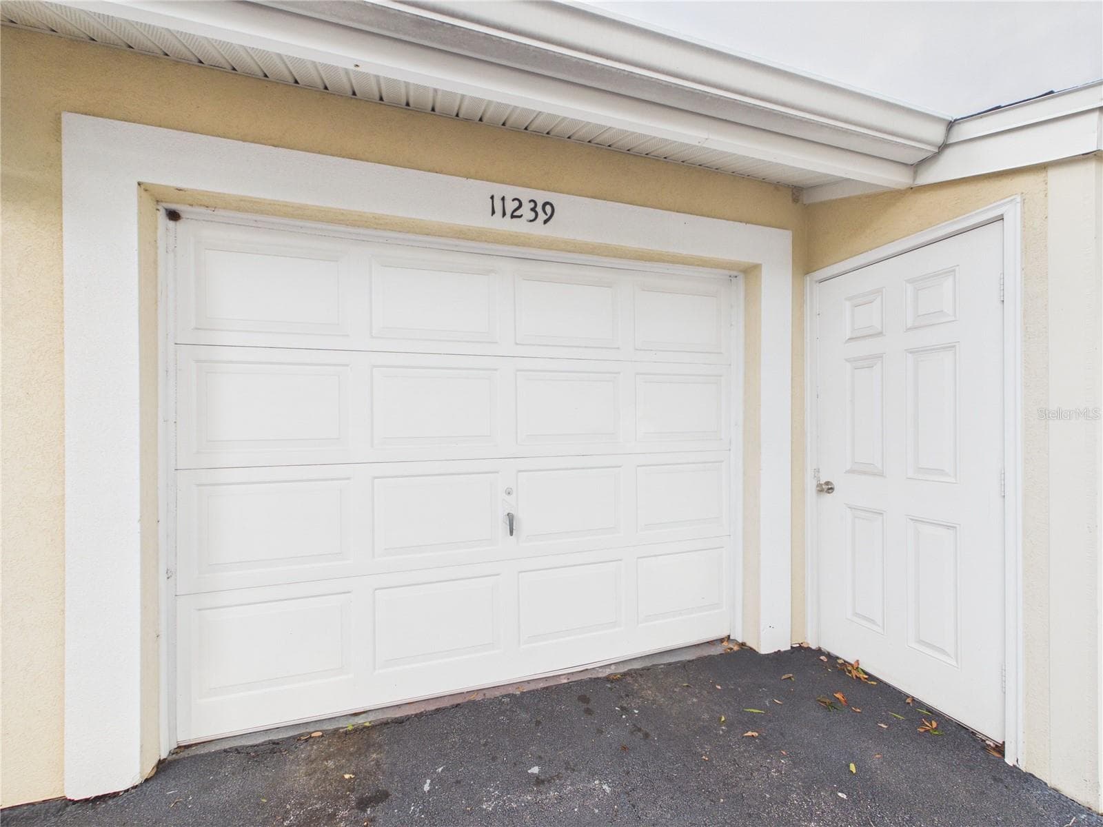 11239 Cedar Hollow Ln photo 3