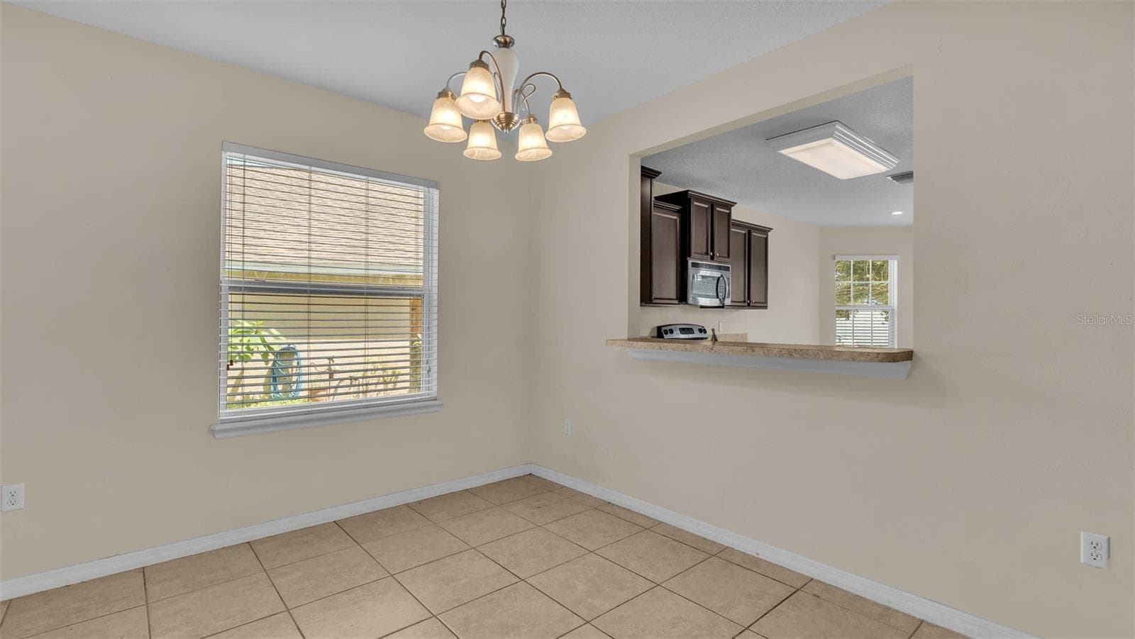 6838 Glenbrook Dr photo 3