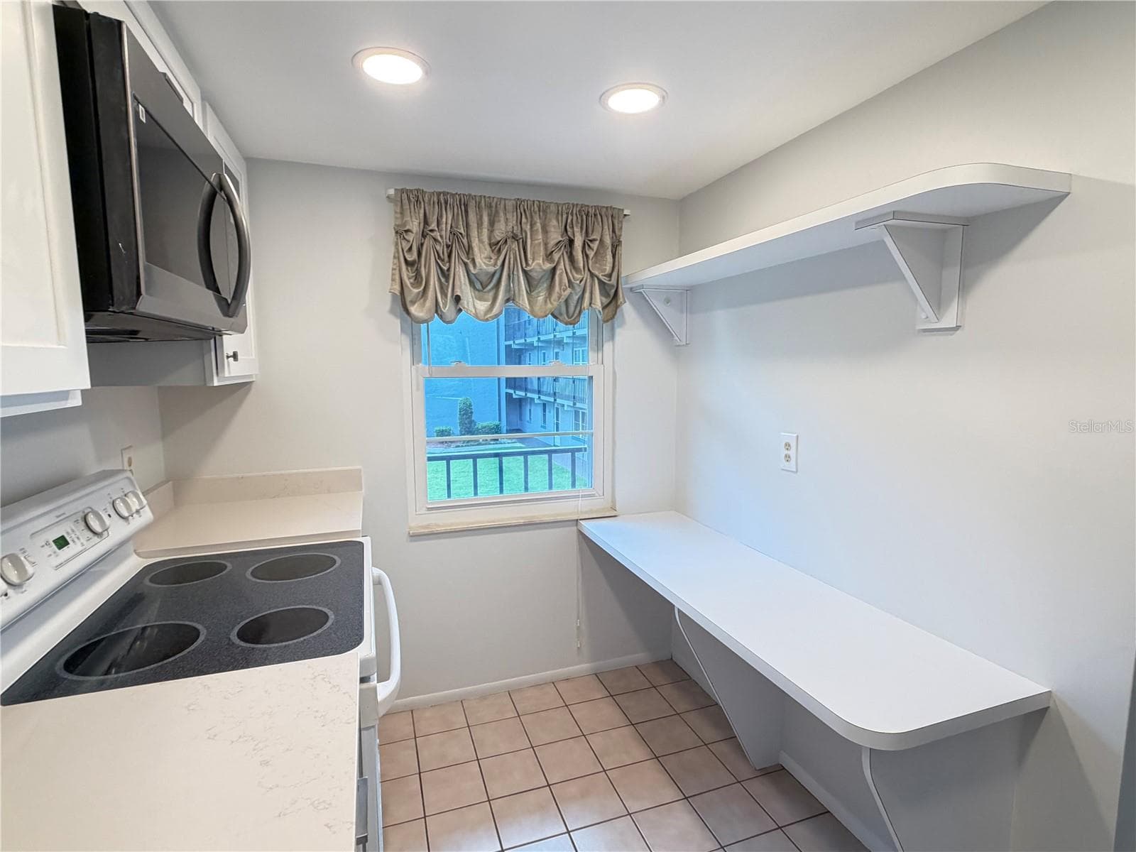 333 Lake Howard Dr NW #211B photo 3