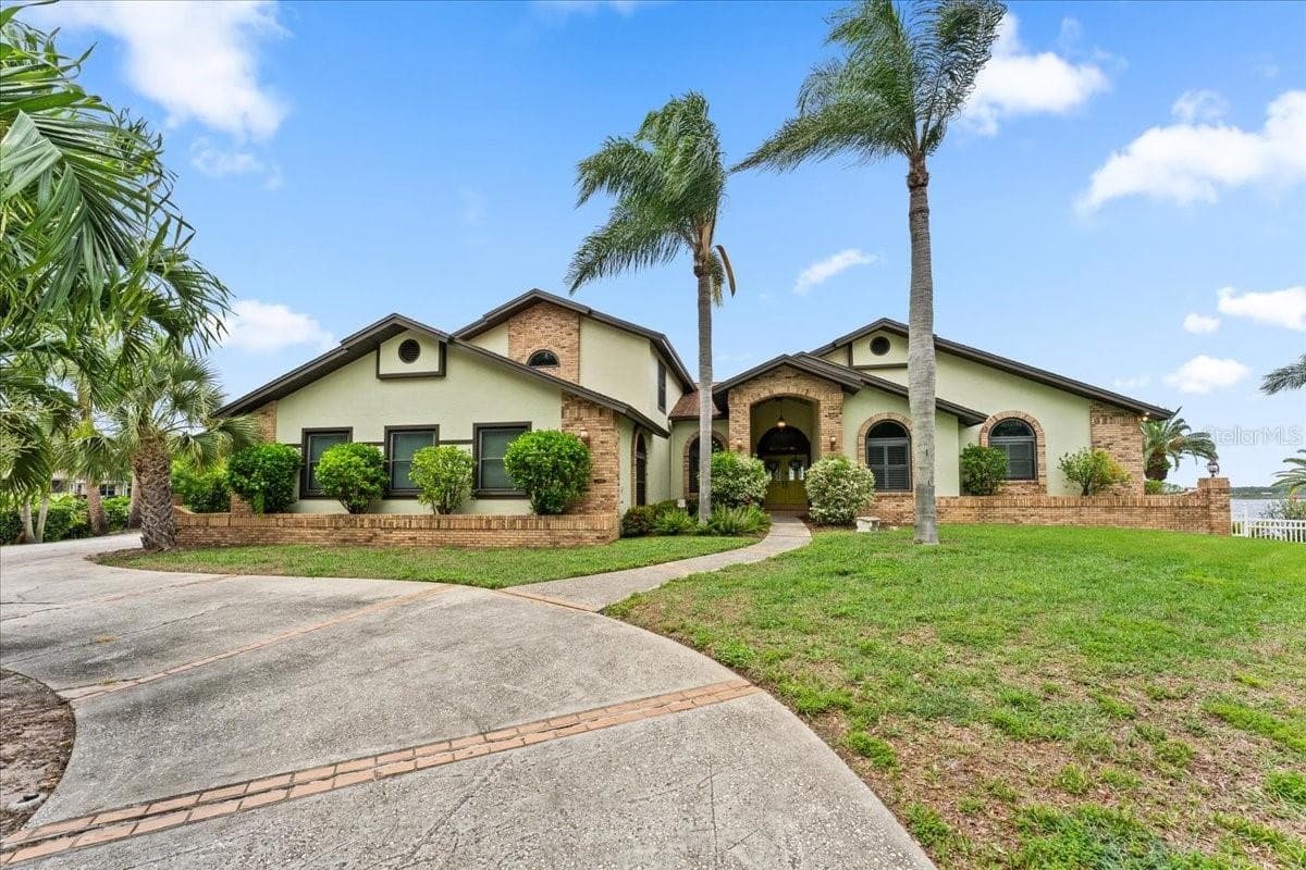 1589 Mary Ln photo 4