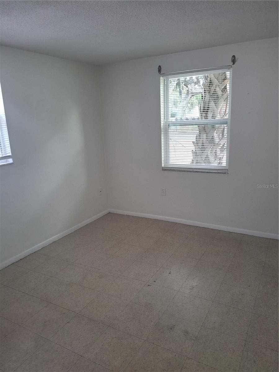 6229 Harrison St photo 3
