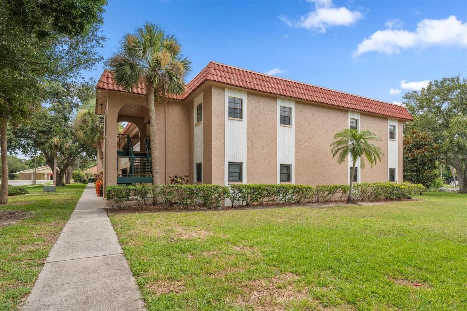 1750 Belleair Forest Dr #B8 photo 3