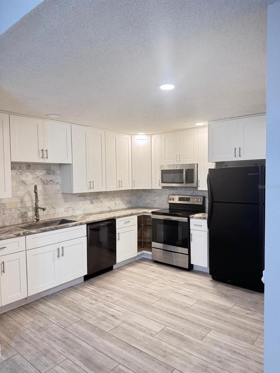 5555 Baywater Dr photo 5
