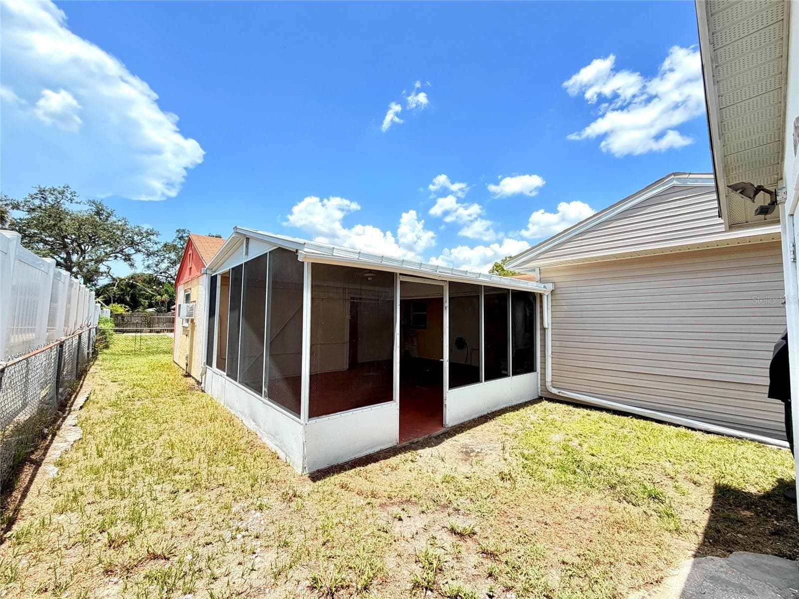 3306 W Burke St photo 5