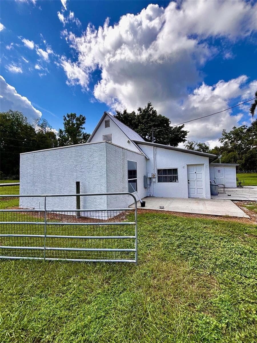 9499 Treiman Blvd photo 4
