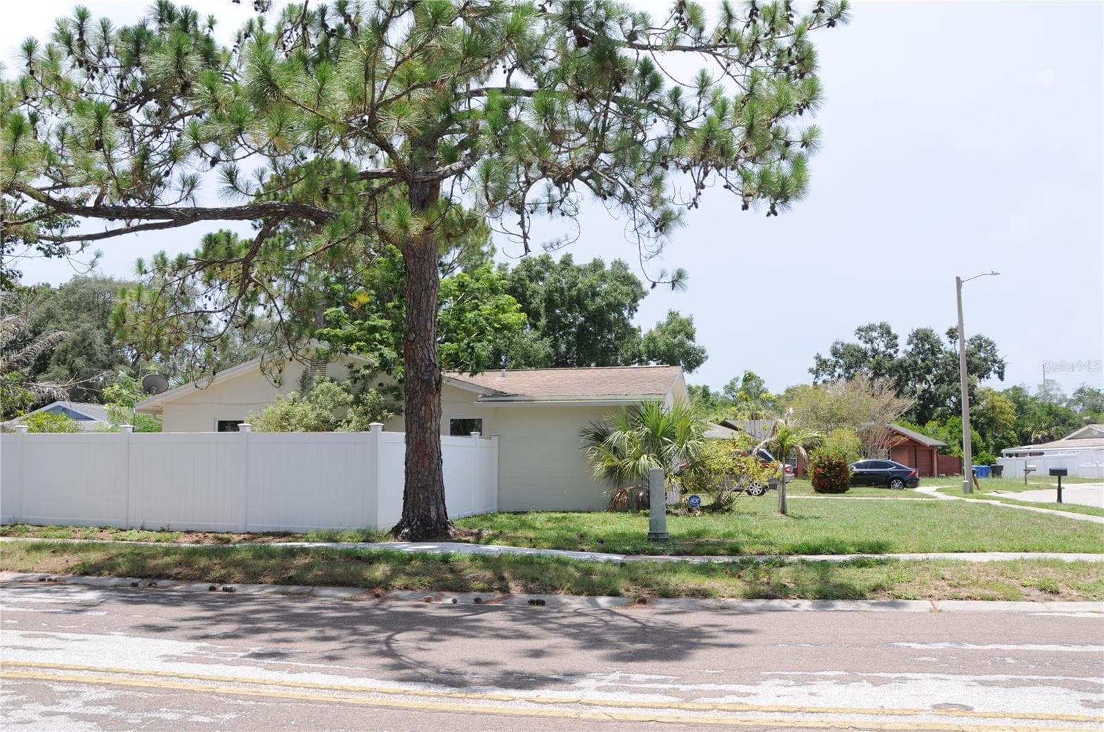 8002 Woodvine Pl photo 5