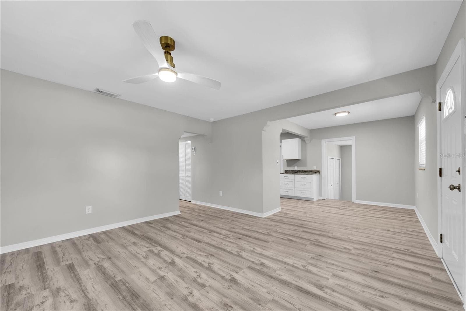 1808 S Club CT photo 3