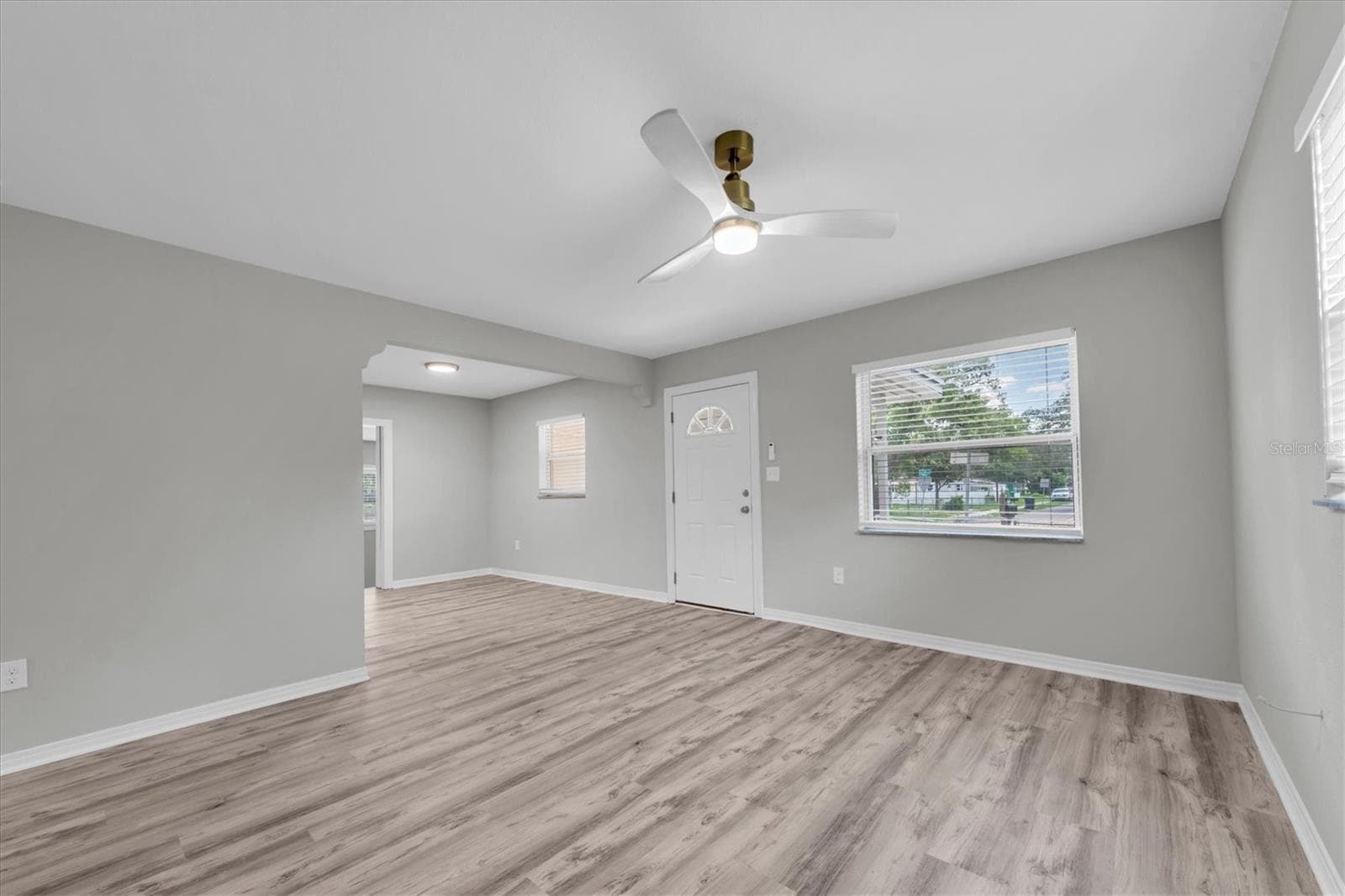 1808 S Club CT photo 4