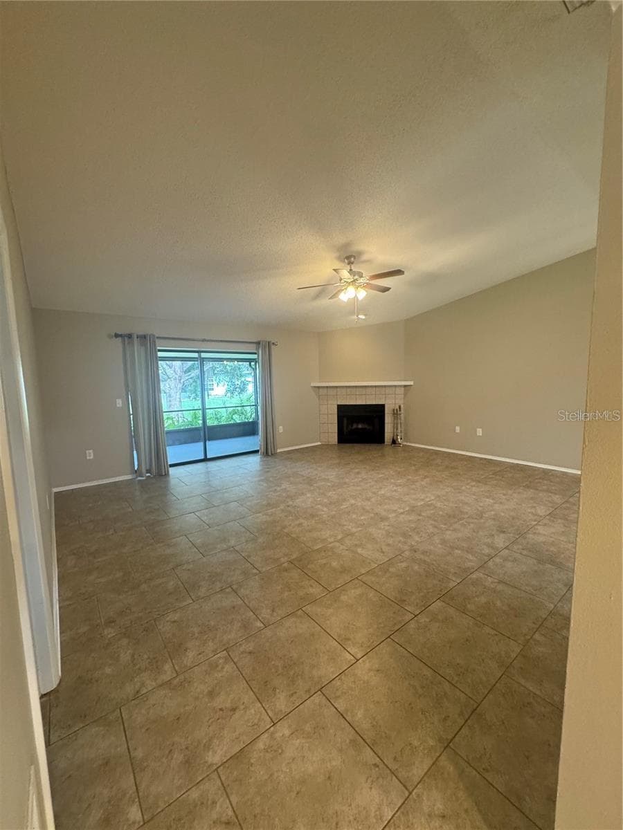 2475 Wood Oak Dr photo 3