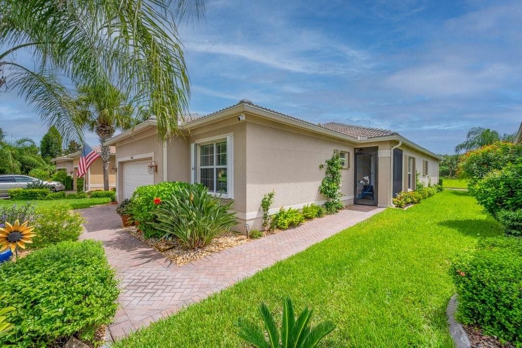 15824 Amber Falls Dr photo 4