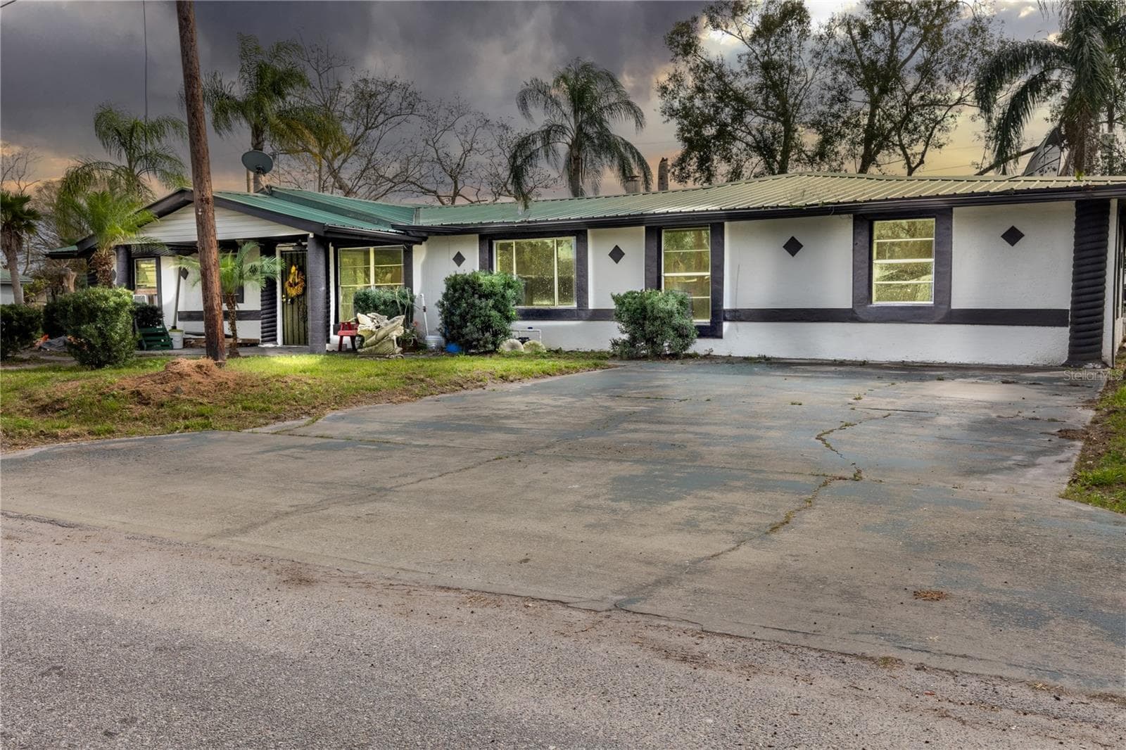 628 Peterson St