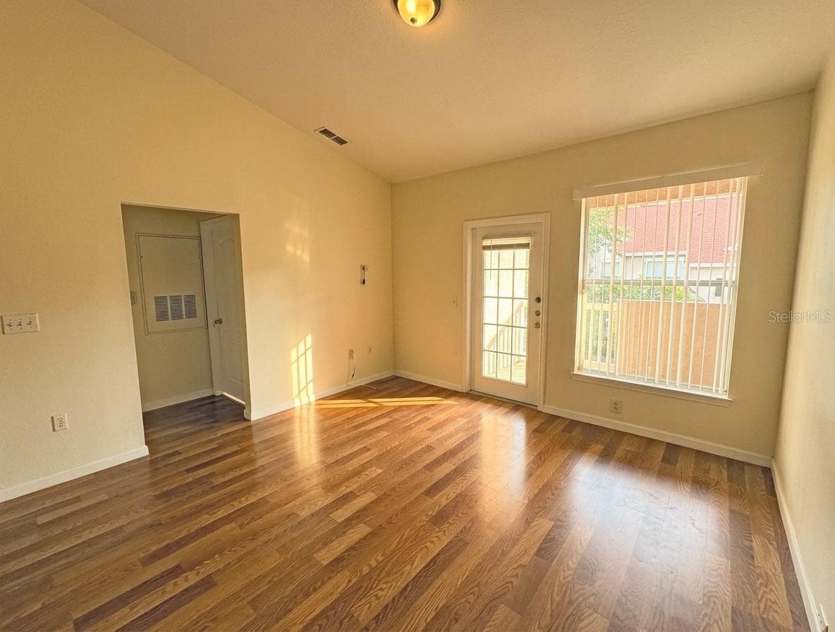 10412 Villa View Cir #10412 photo 3