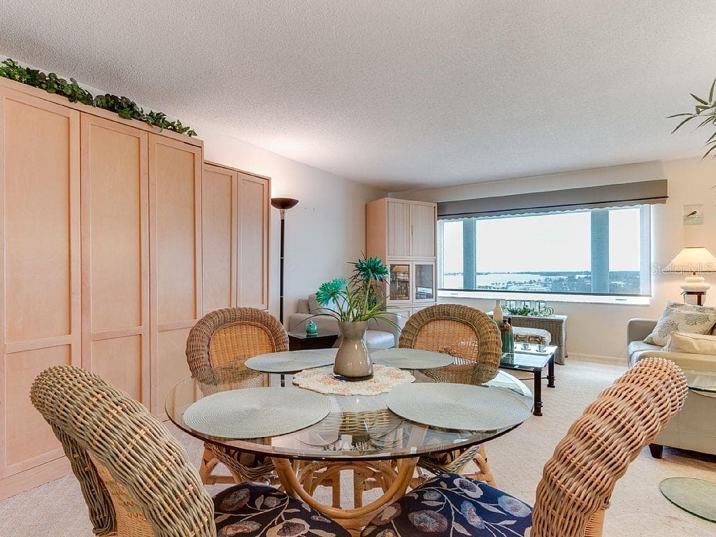 4725 Cove Cir #906 photo 5
