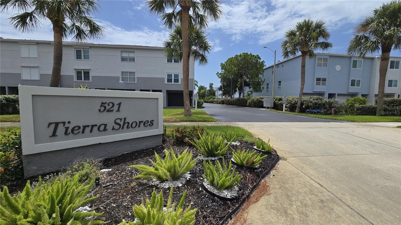 521 Pinellas Bayway S #206