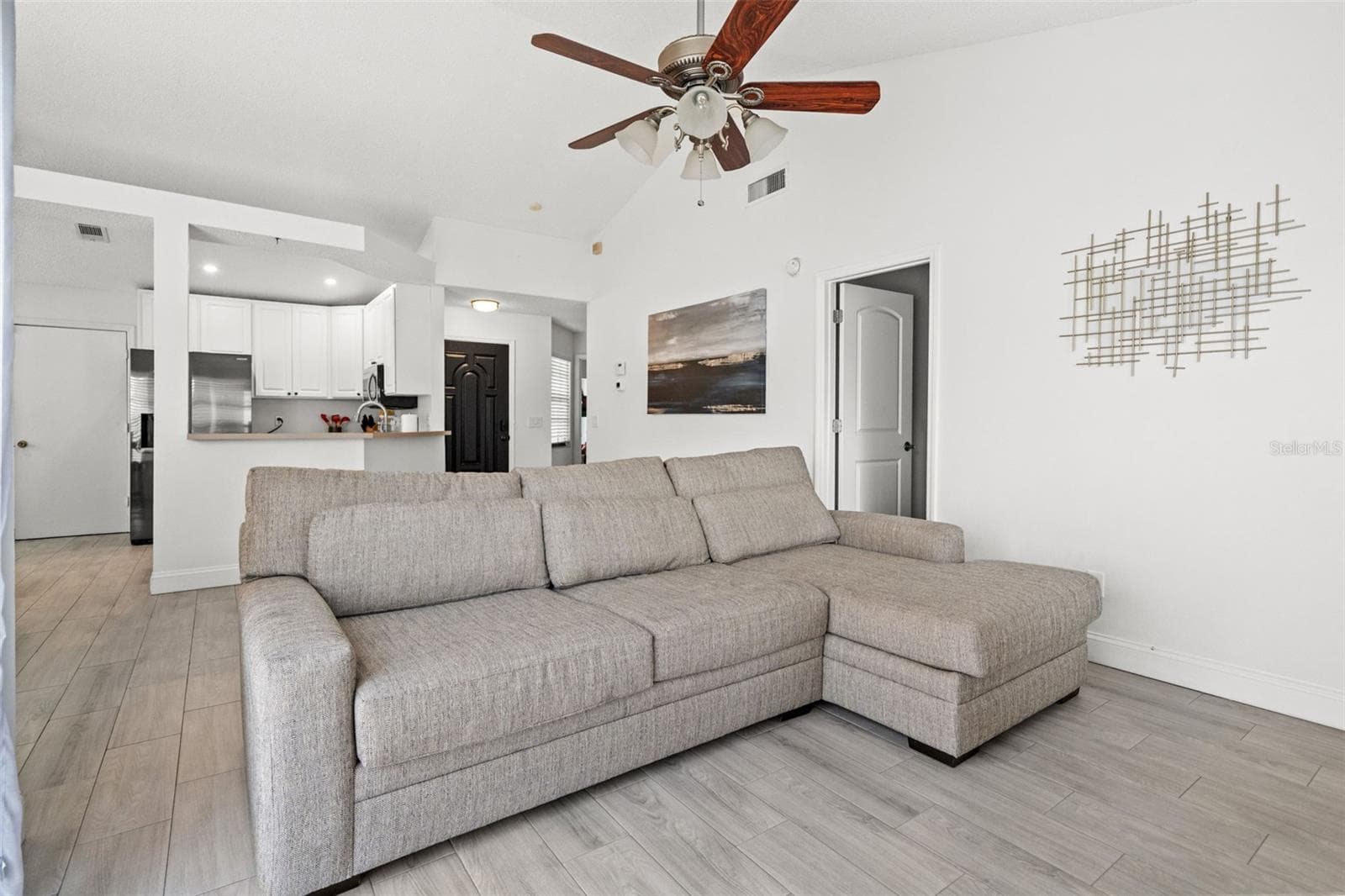 12714 Trowbridge Ln photo 4