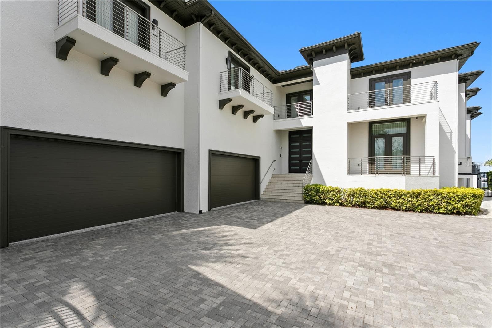 82 Martinique Ave