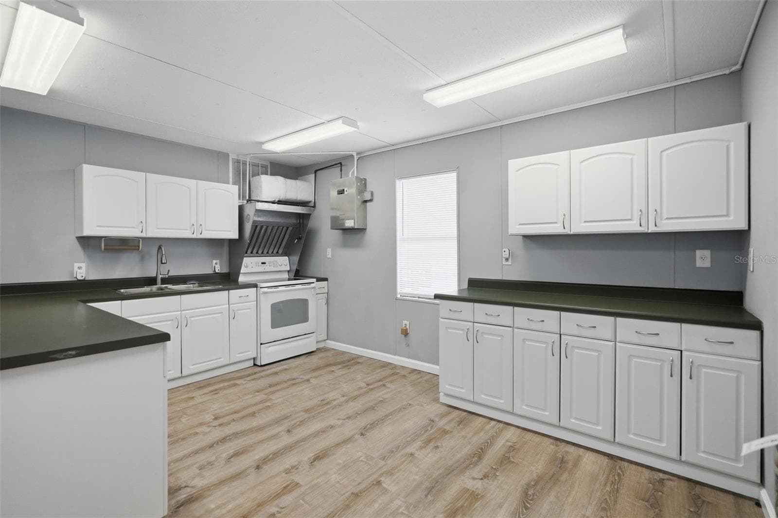 15464 Cortez Blvd photo 4