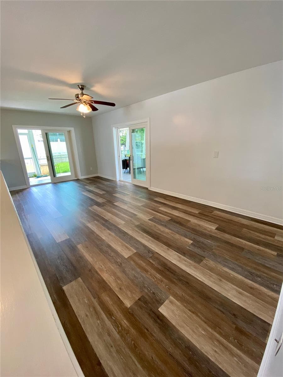 809 Jacaranda Dr photo 5