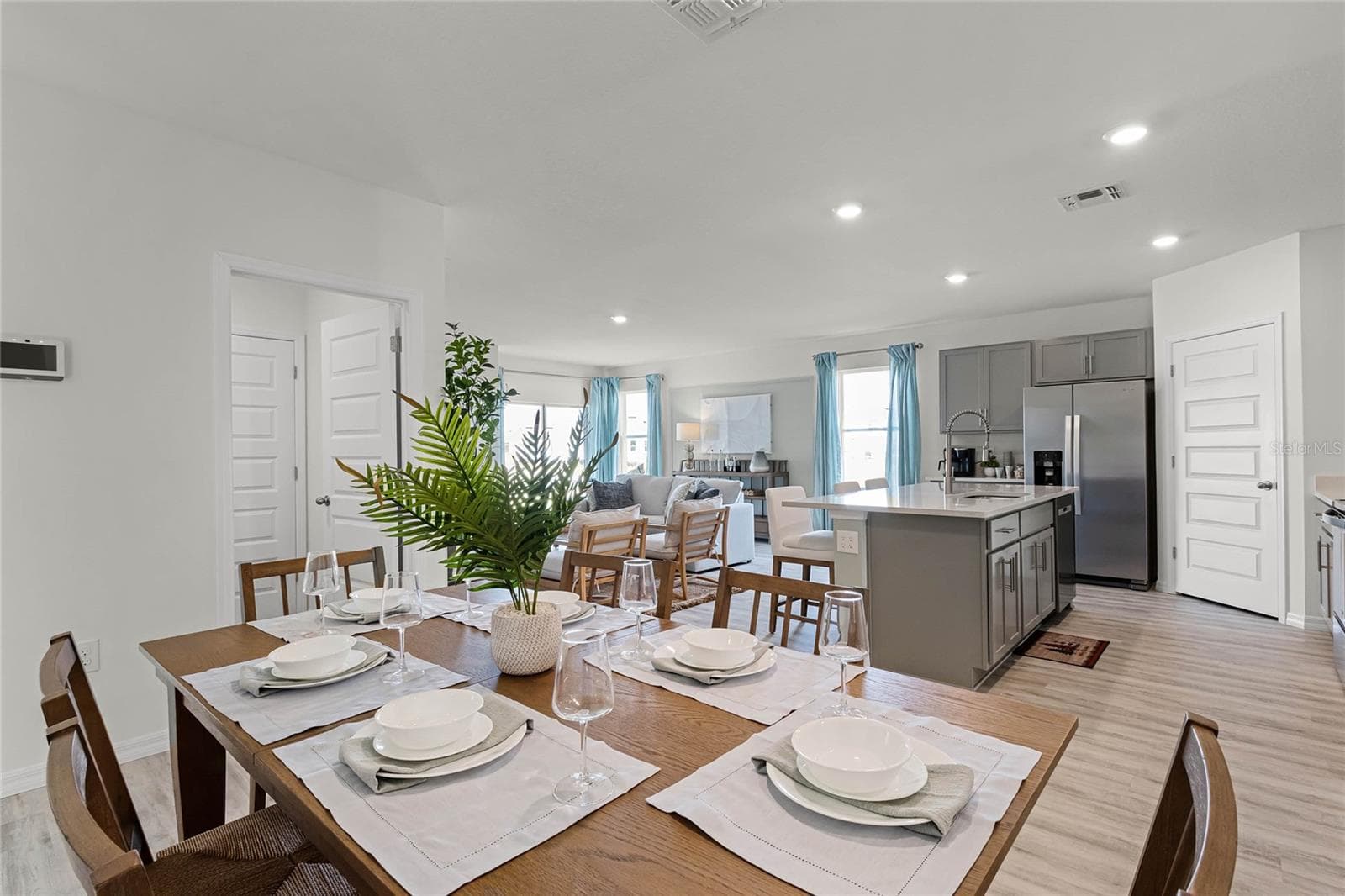 3831 Pomelo Dr photo 4