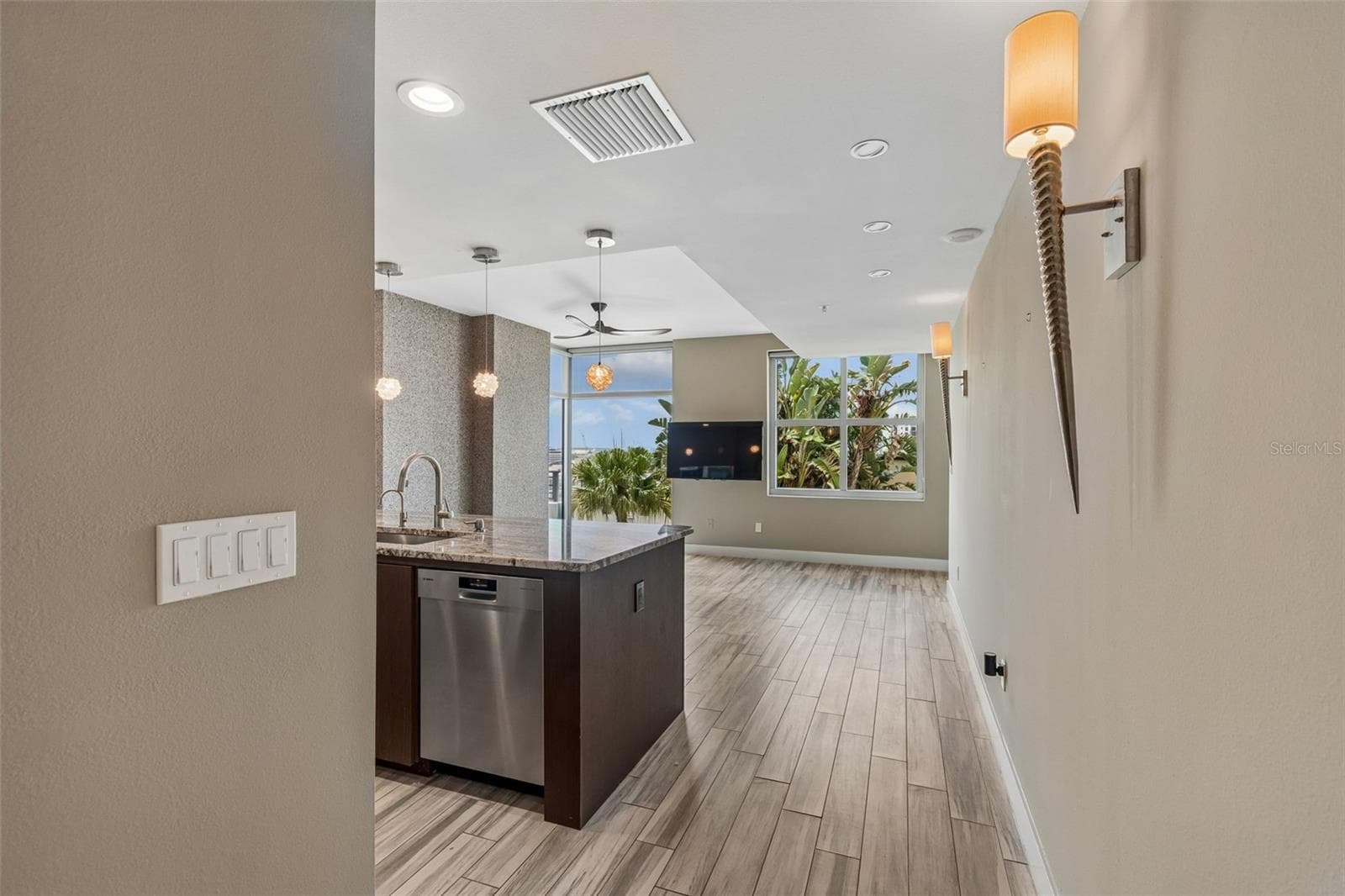 1120 E Kennedy Blvd #1030 photo 5