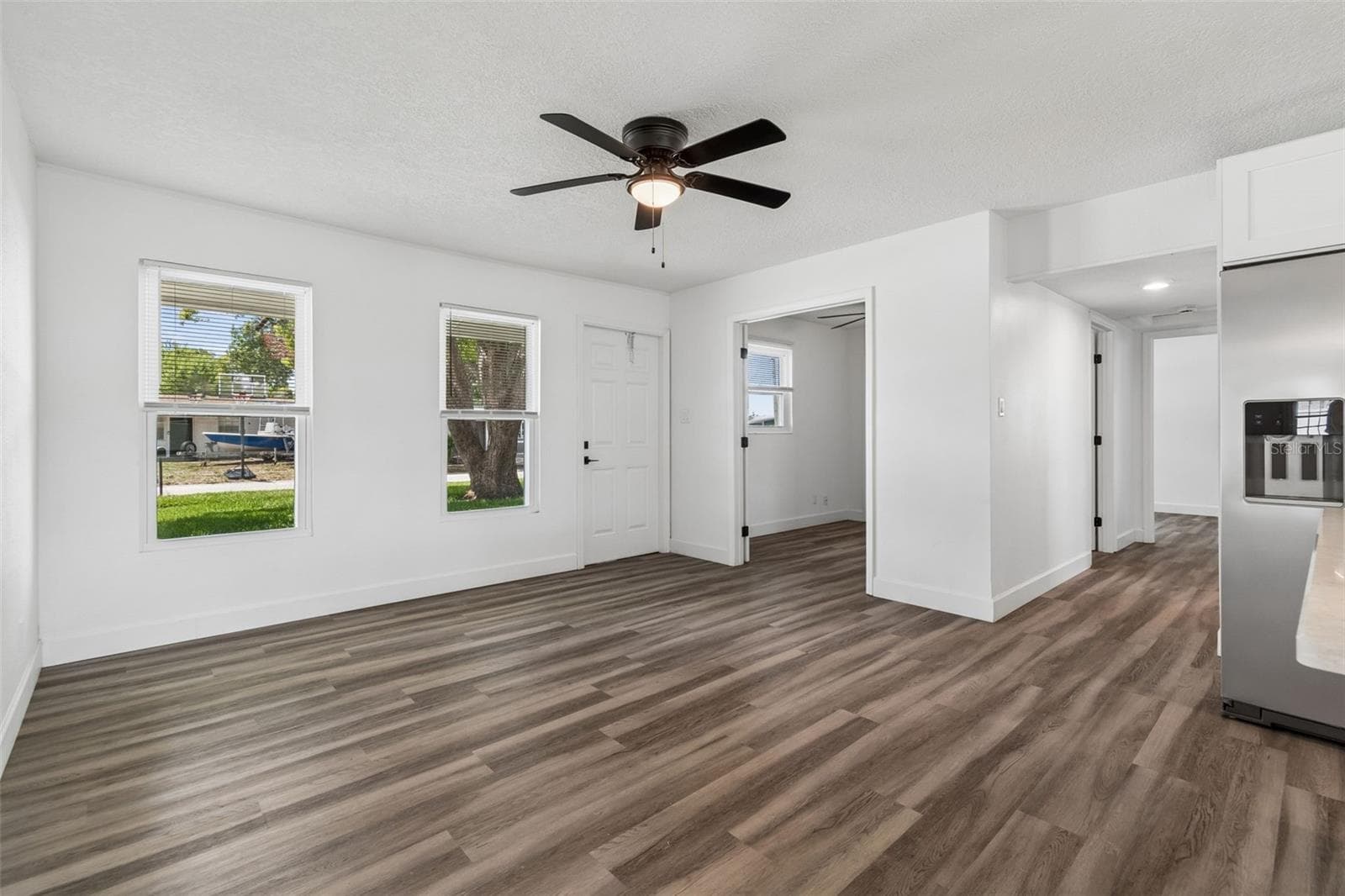 4417 W Fairview Hts photo 5