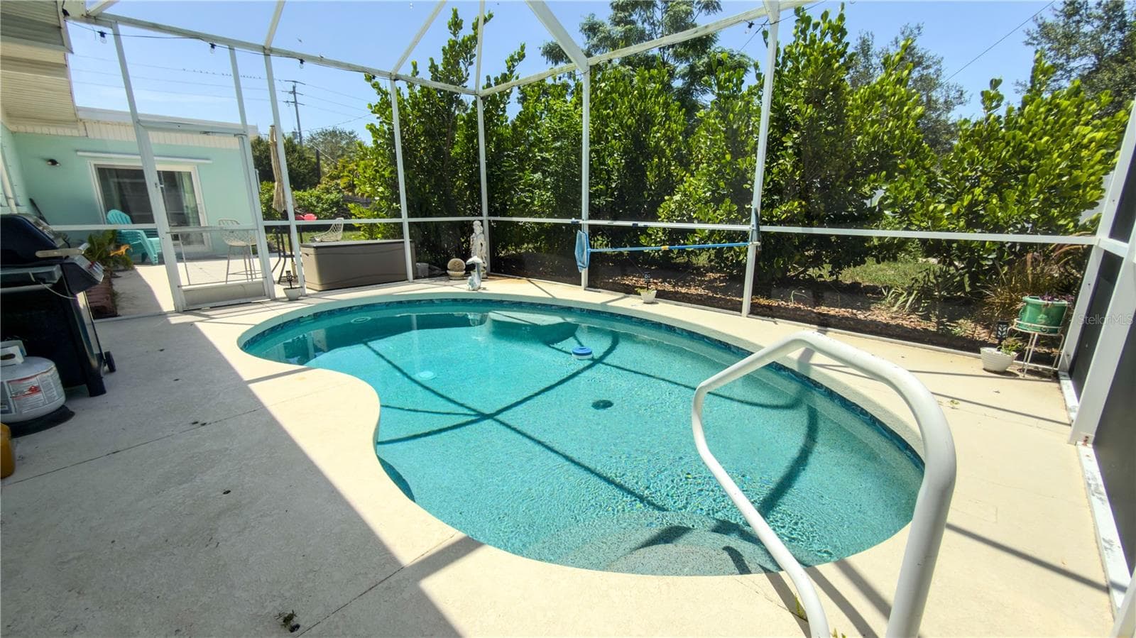2215 Alvarado Ln
