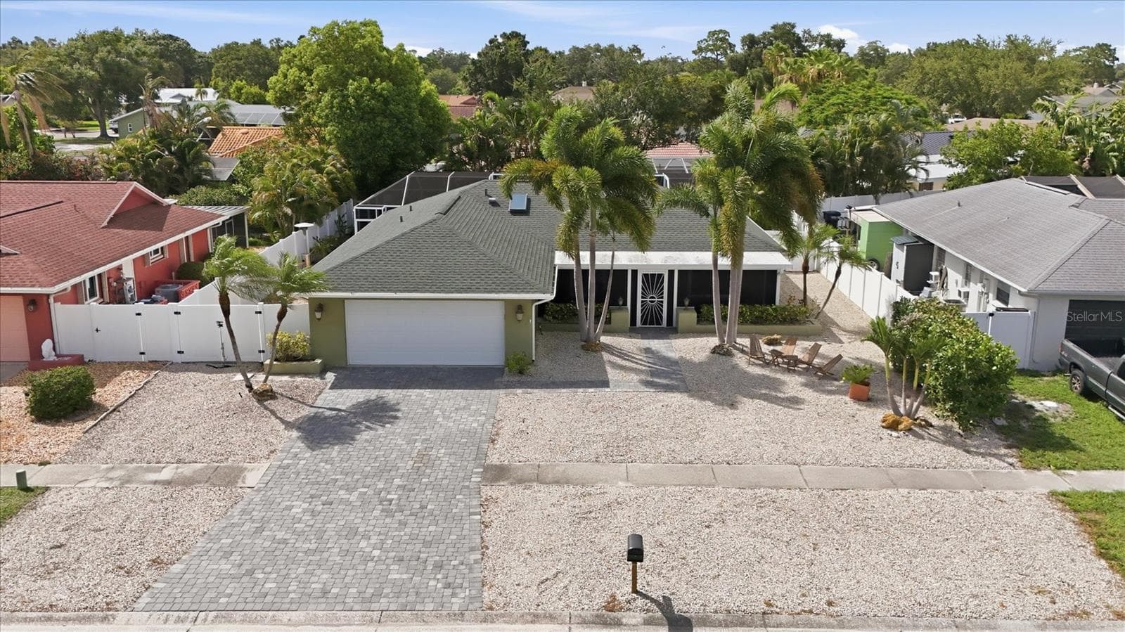 1833 Oak View Dr photo 2