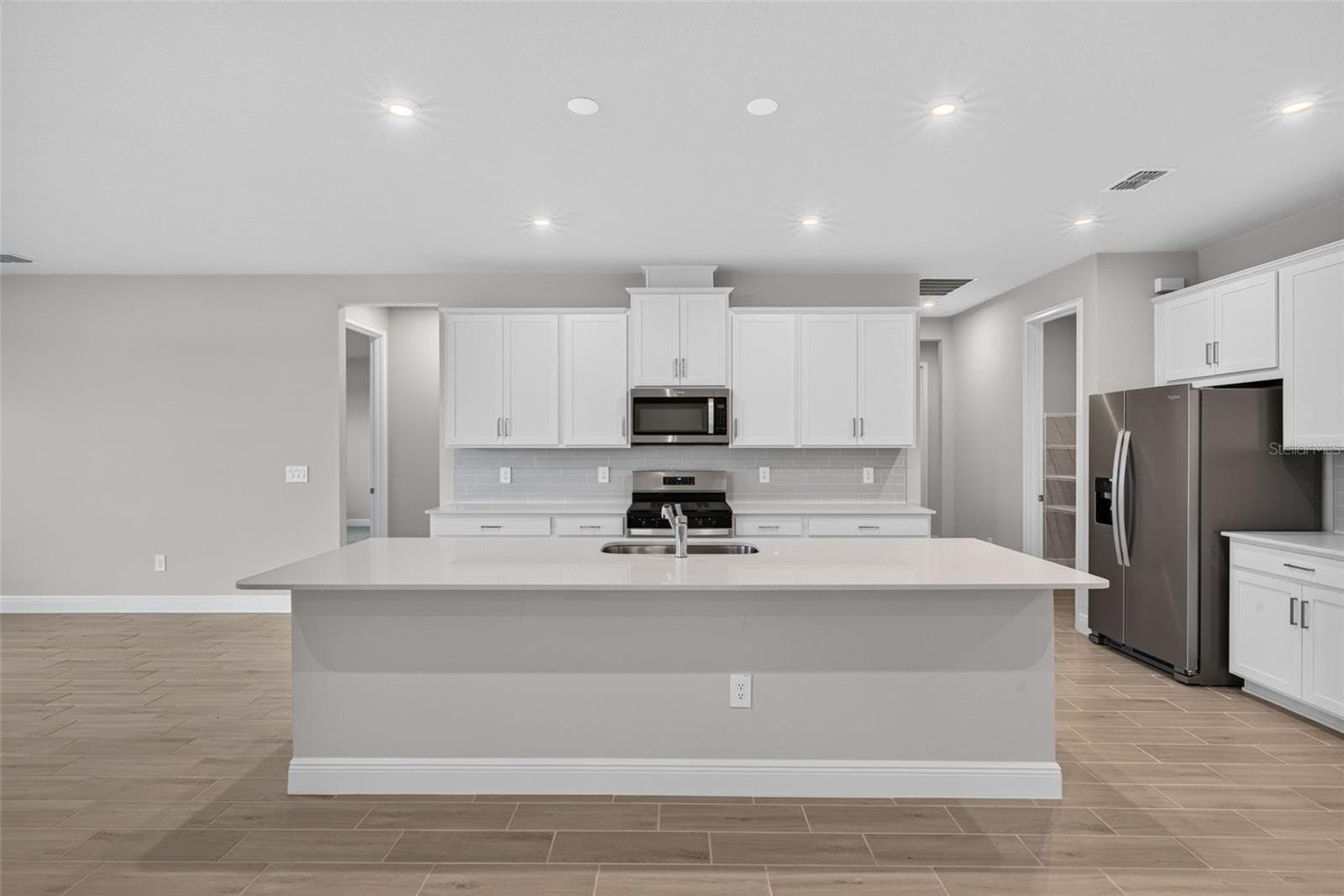 12927 Pierce St photo 5