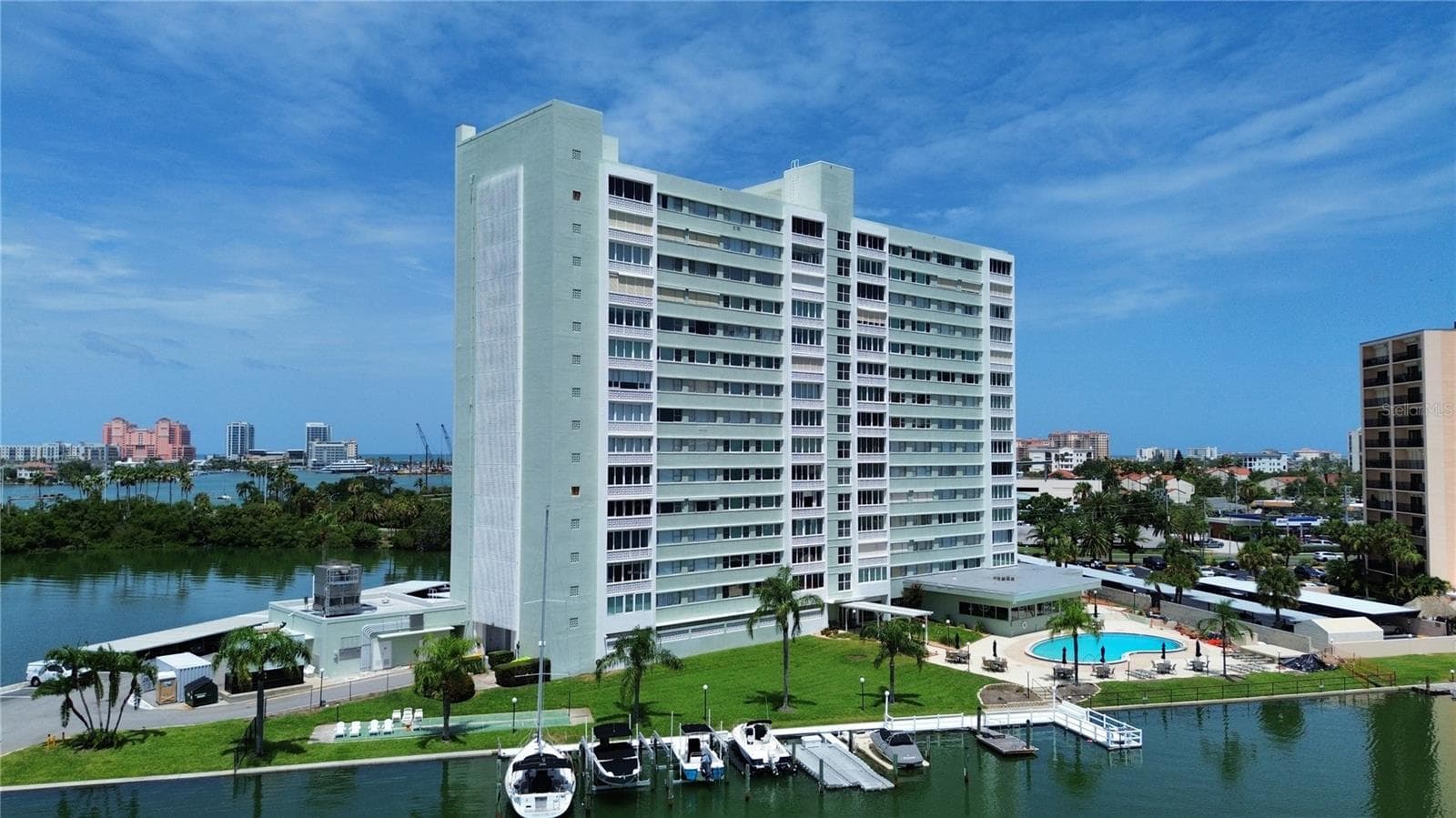 31 Island Way #505