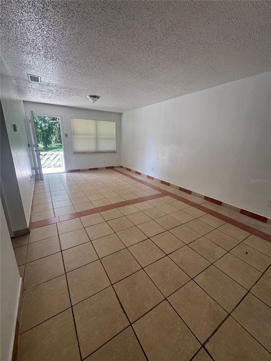 8508 Channelview Cir photo 3