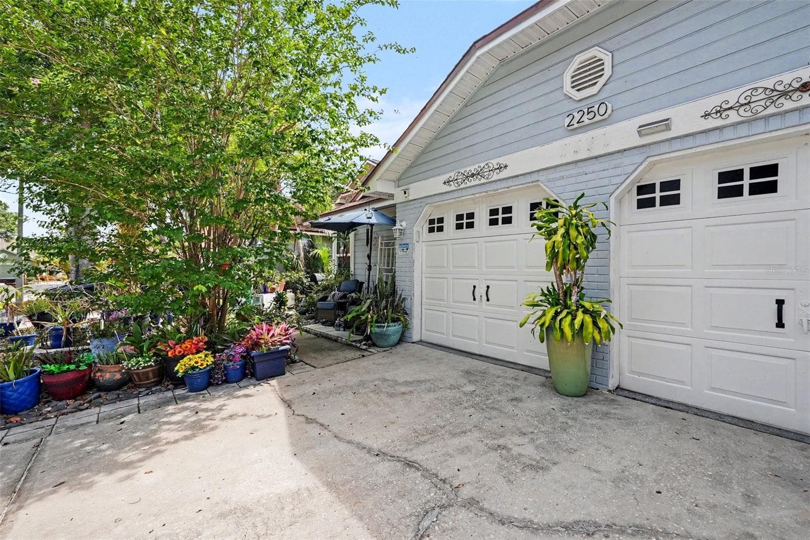 2250 Springwood Cir W photo 3