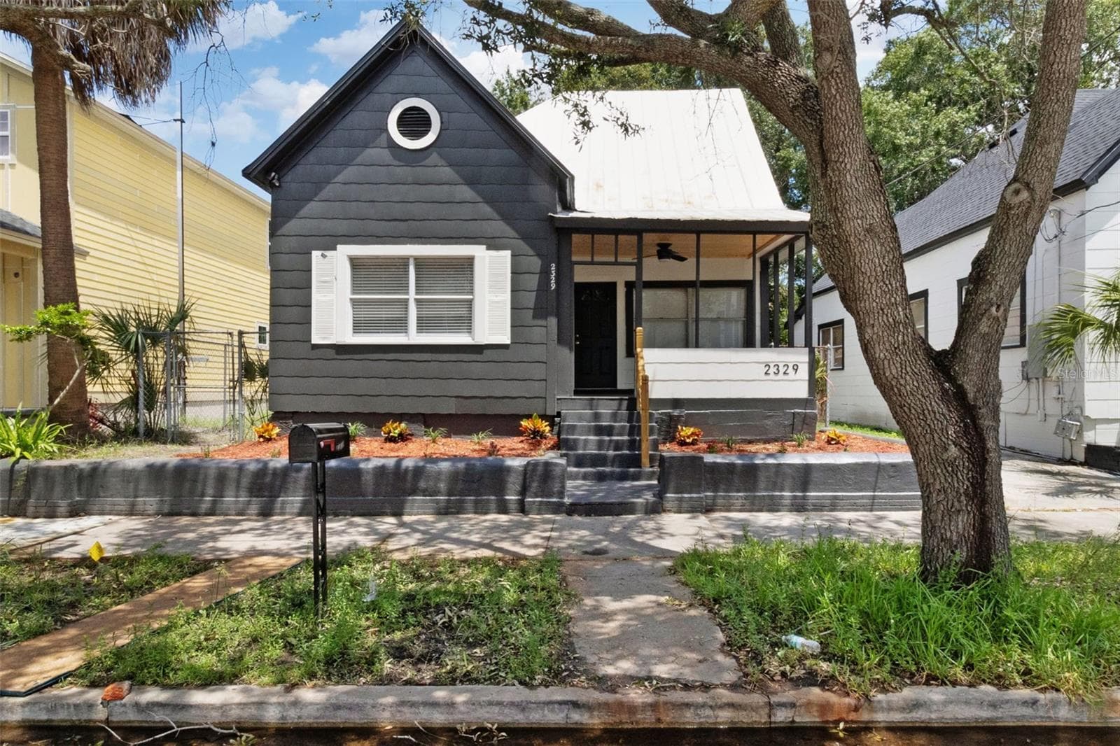 2329 W Beach St photo 3