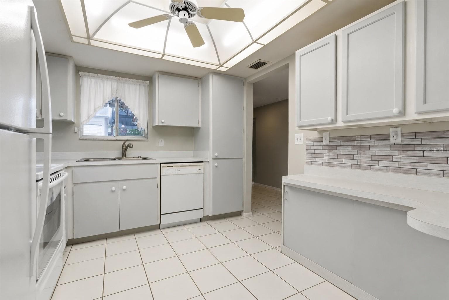 1141 Merle Way #14 photo 4