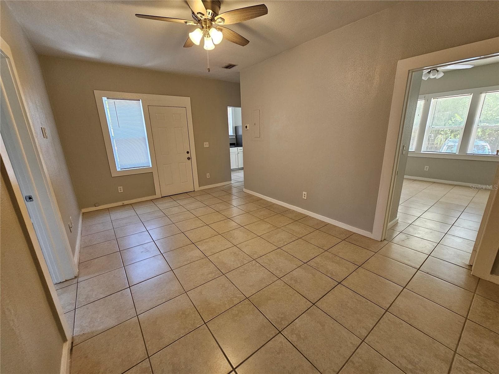 1408 N Fort Harrison Ave #B photo 3