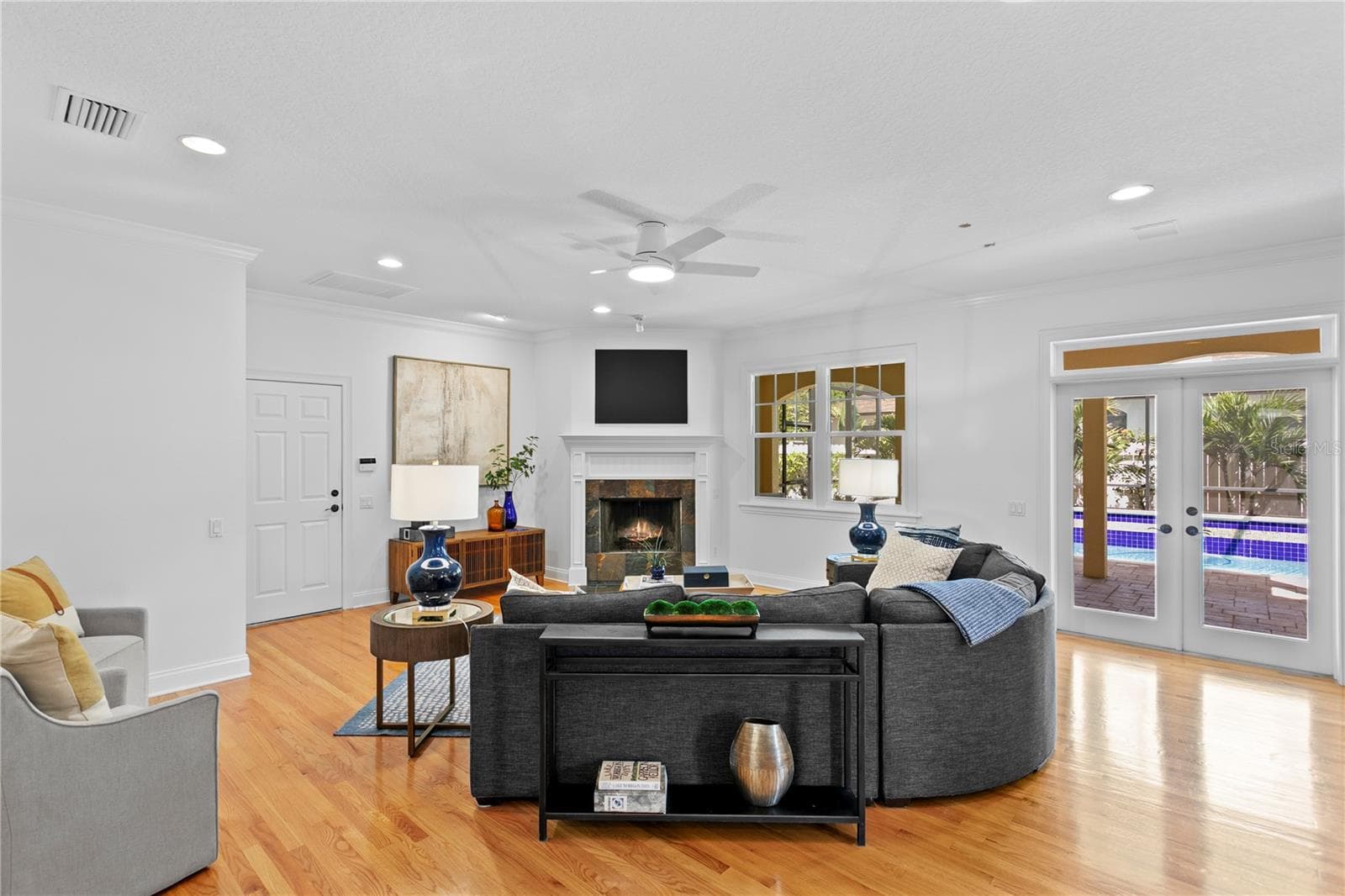 4115 W Barcelona St photo 5