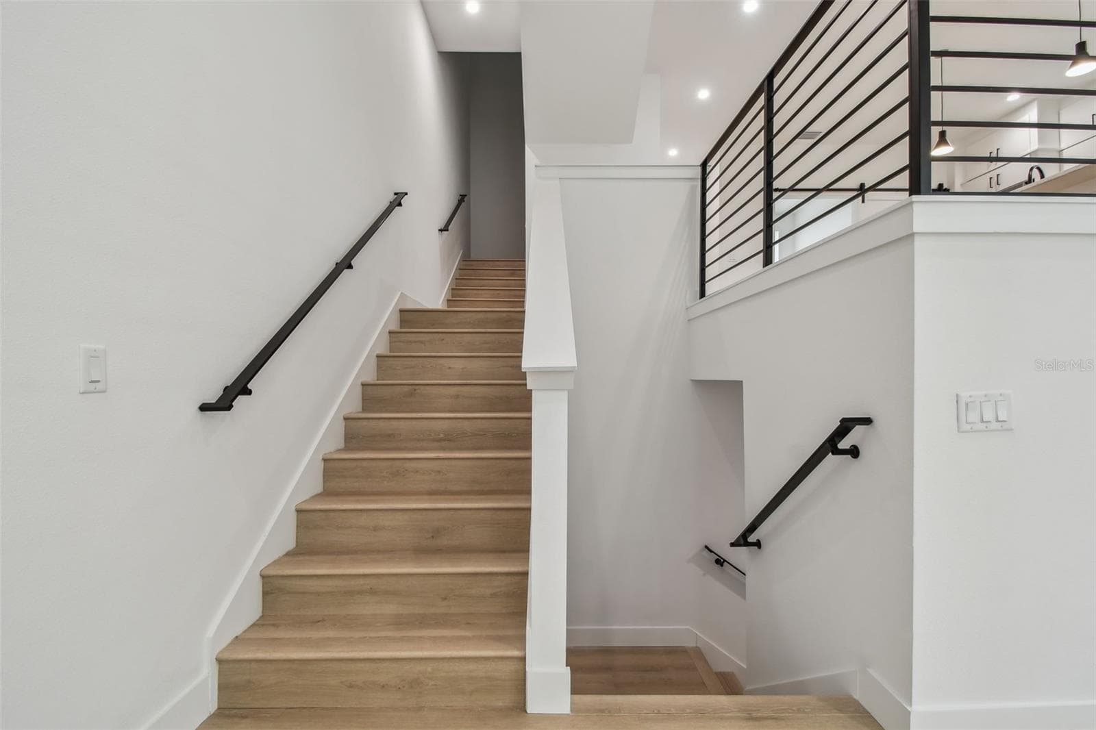 3826 Pompano Dr SE photo 4