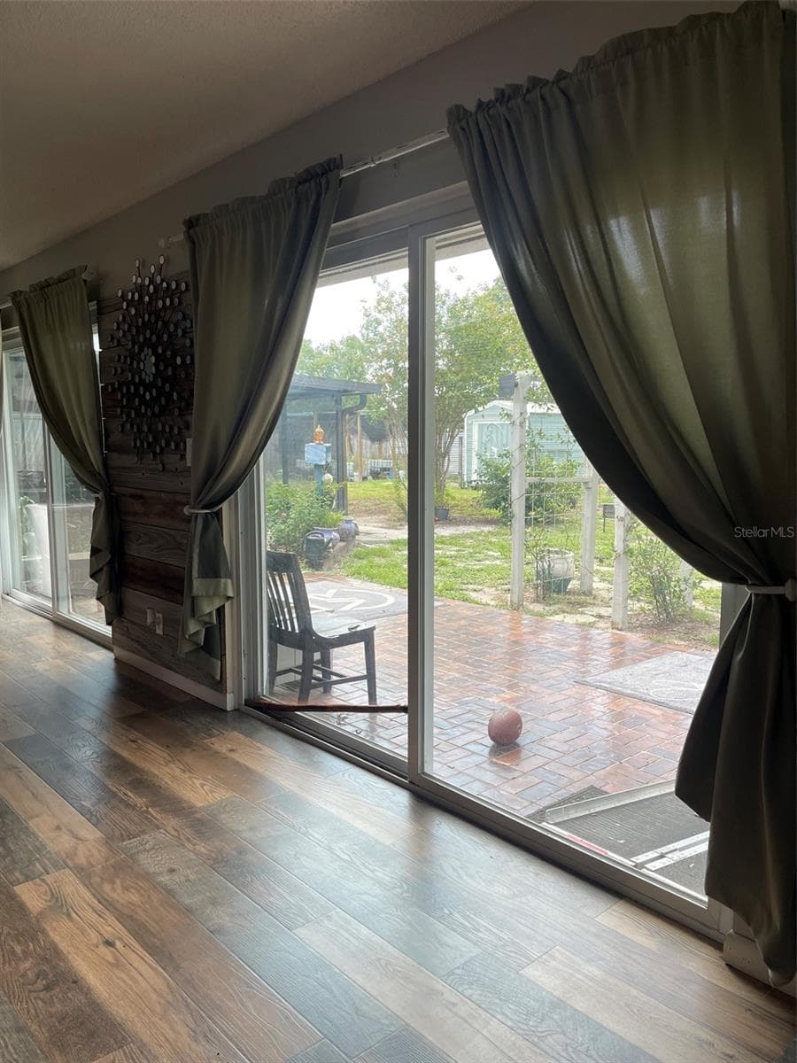 1601 Stephens Rd photo 4