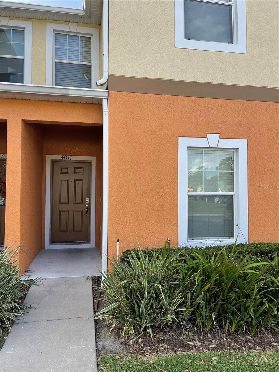 4011 Winding Vine Dr