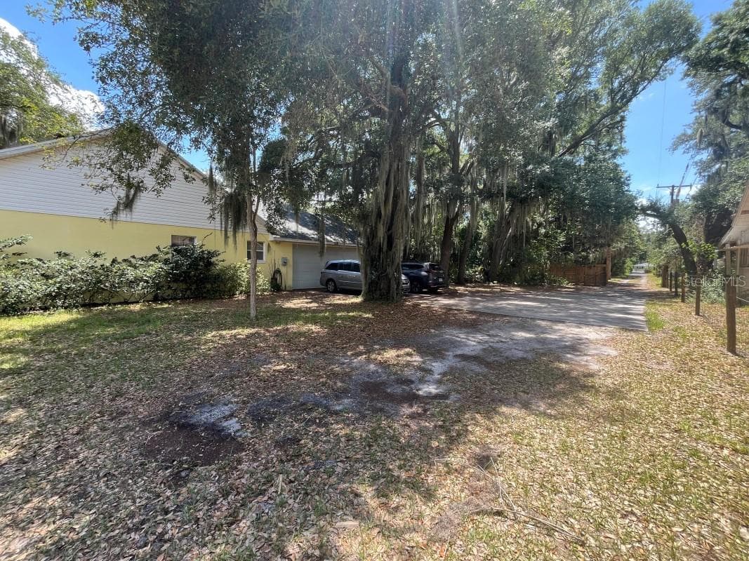 310 Clayton Rd photo 4