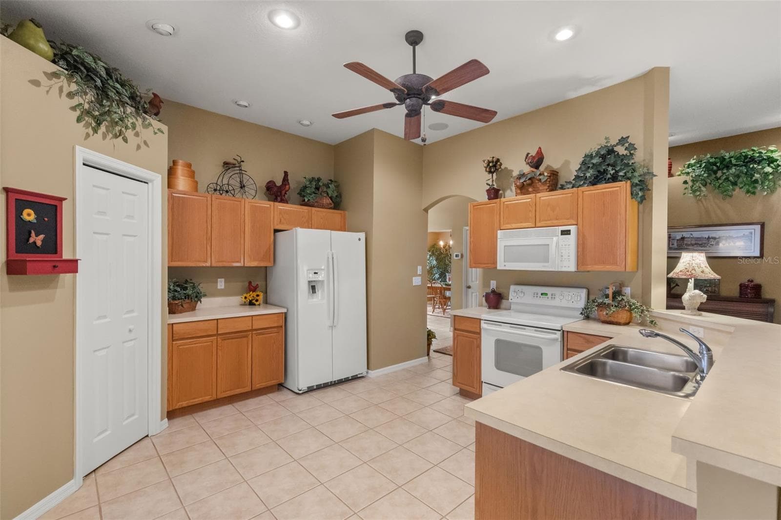 13813 Sigler St photo 3
