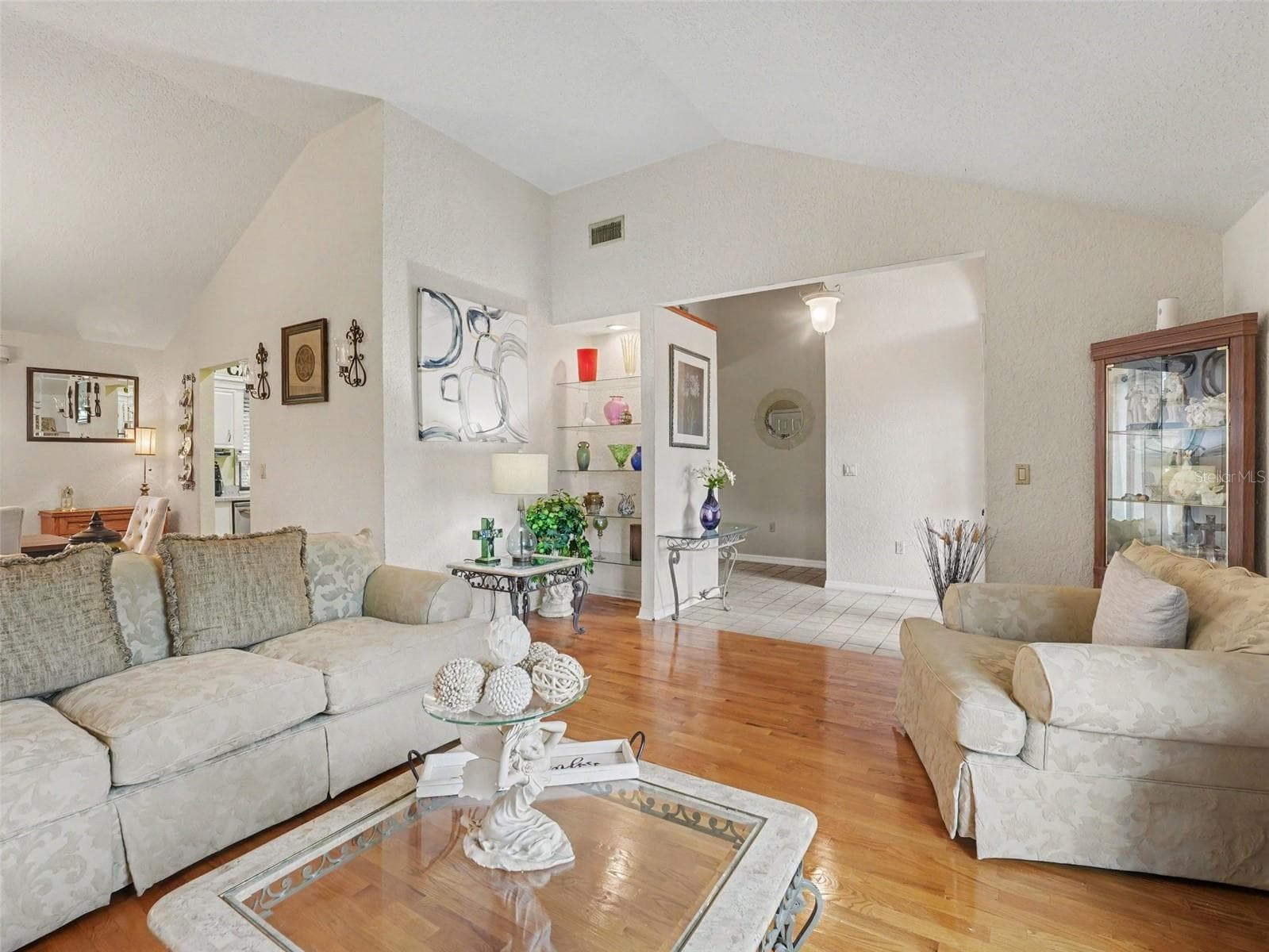 2810 Winterset Park photo 3