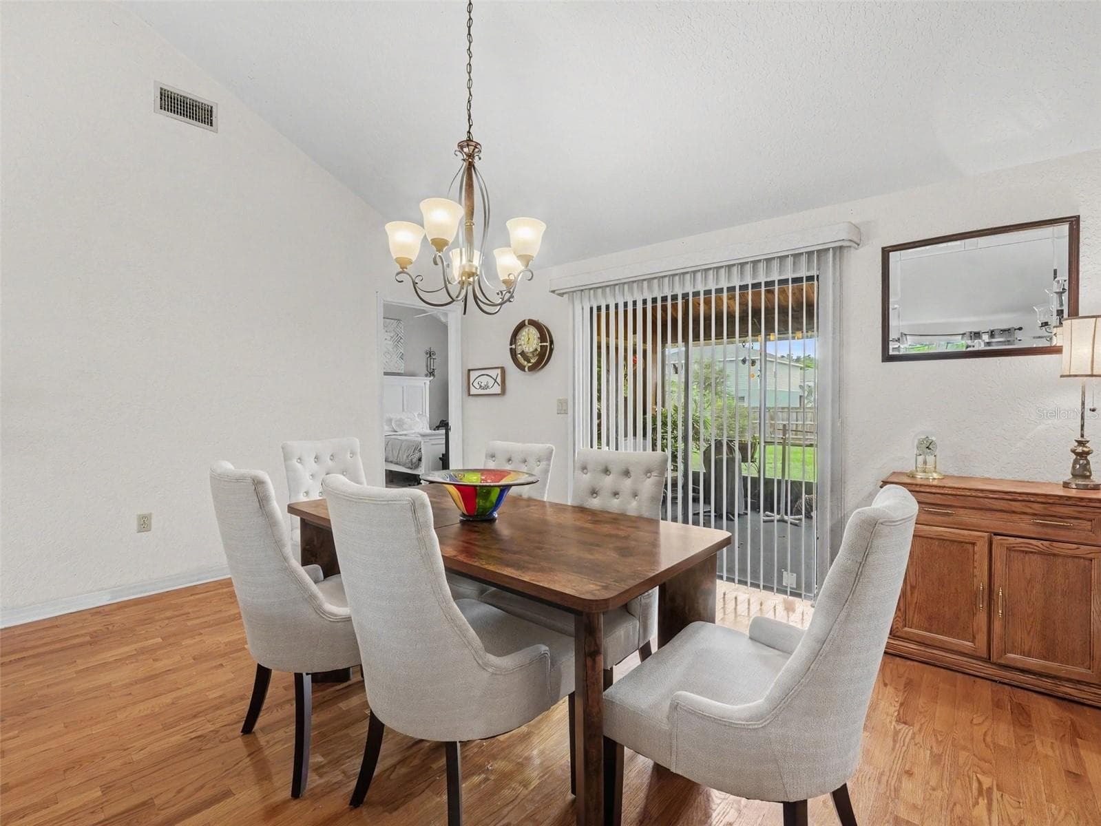 2810 Winterset Park photo 4