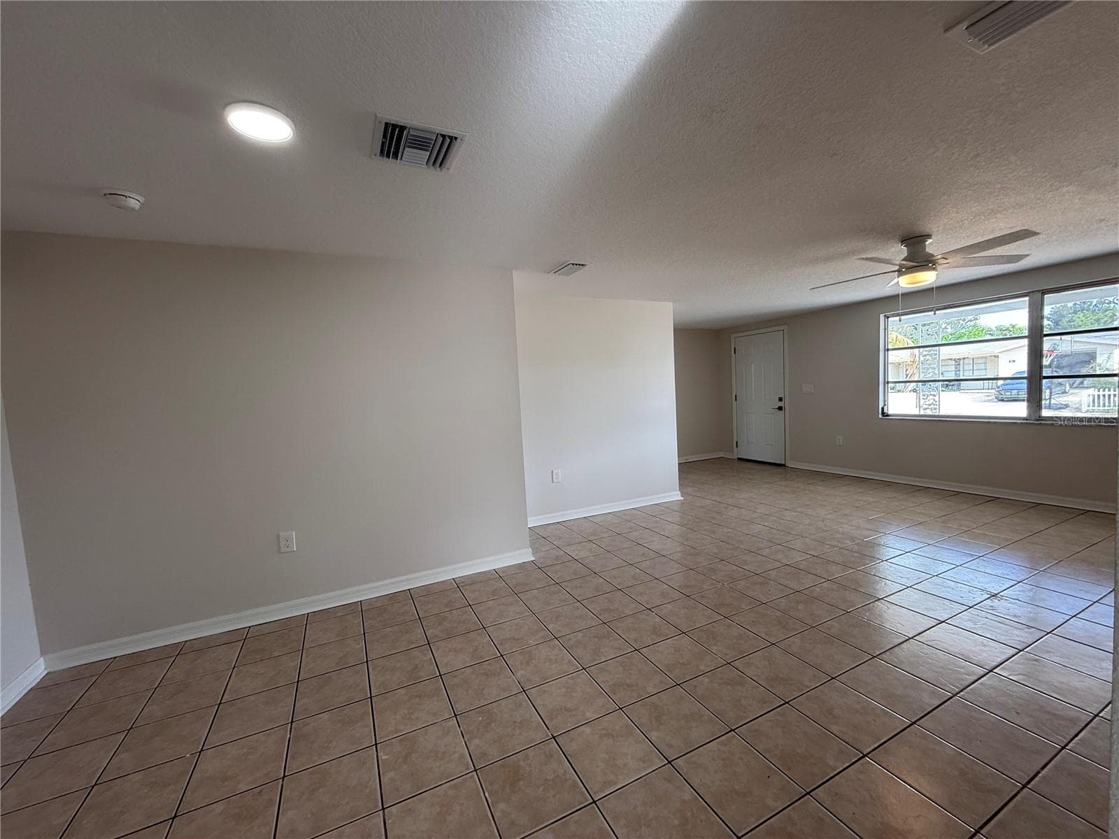 5241 Sparrow Dr photo 5