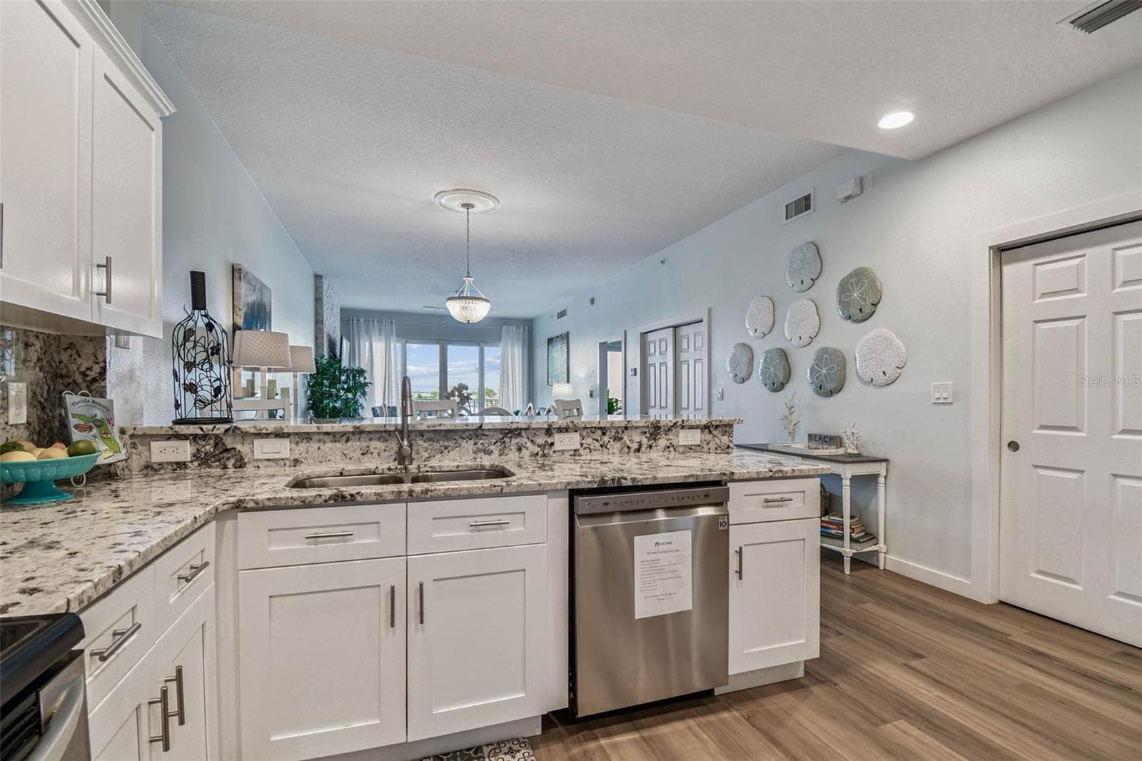 530 S Gulfview Blvd #304 photo 4
