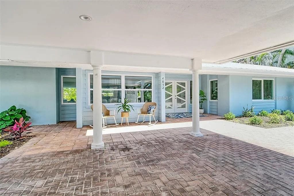 4852 Featherbed Ln photo 3